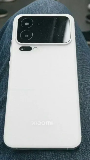 Xiaomi 17 Pro Max live image