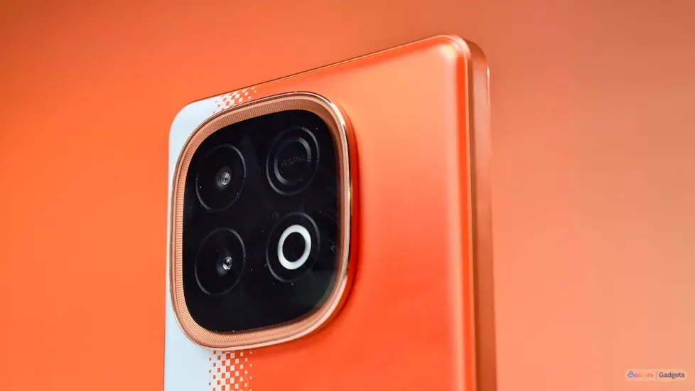 iQOO Neo10 camera bump iQOO Neo10 camera bump