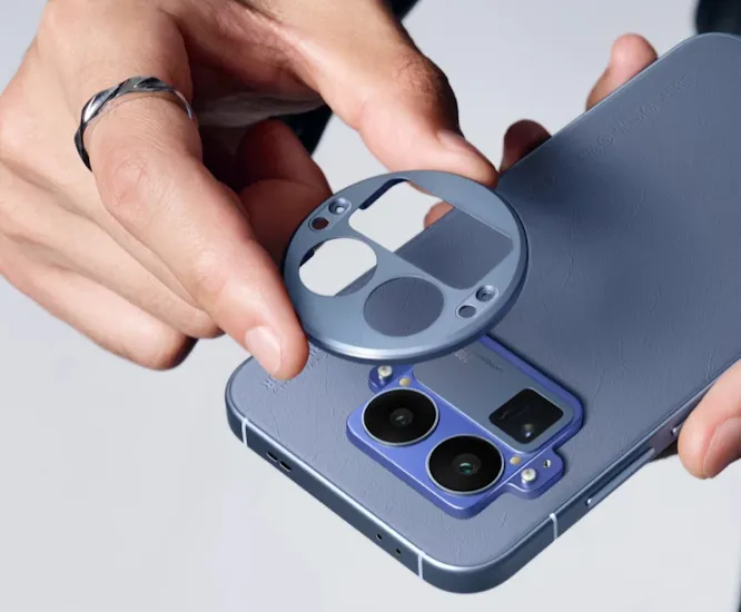 Realme GT 8 Pro with interchangeable camera deco