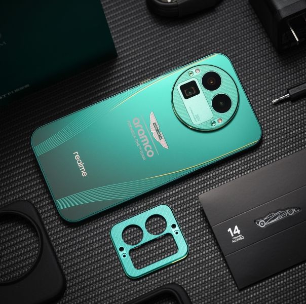 Realme GT 8 Pro Aston Martin edition box contents Realme GT 8 Pro Aston Martin edition box contents