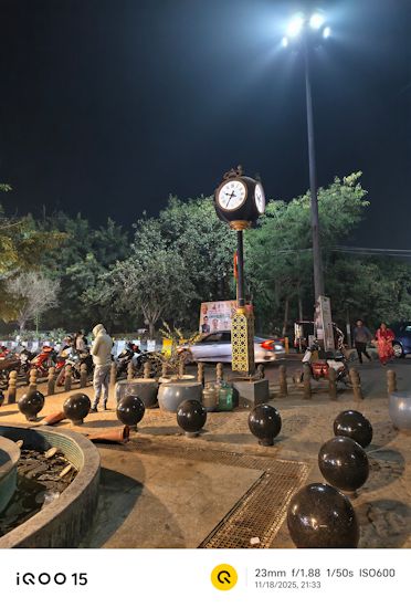 iQOO 15 night shot clock 16mm iQOO 15 night shot clock 16mm