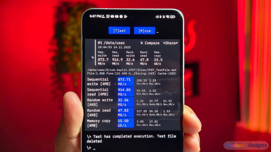 shot of a hand holding the Lava Agni 4 showing the UFS 4.0 storage test shot of a hand holding the Lava Agni 4 showing the UFS 4.0 storage test