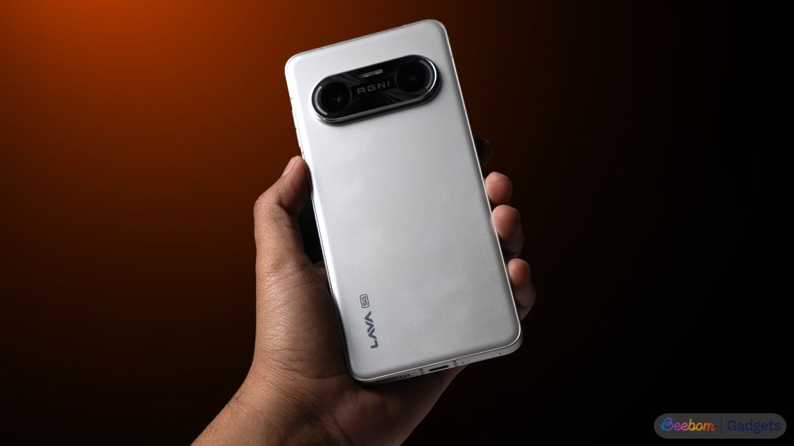 shot of a hand holding the Lava Agni 4 showing the rear design shot of a hand holding the Lava Agni 4 showing the rear design