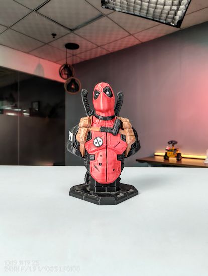 Phone 3a Lite 24mm deadpool shot
