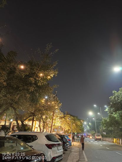 Phone 3a Lite 24mm street lights shot