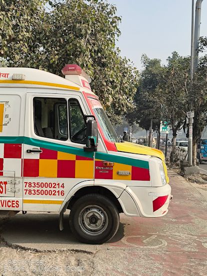 Phone 3a Lite 50mm ambulance shot