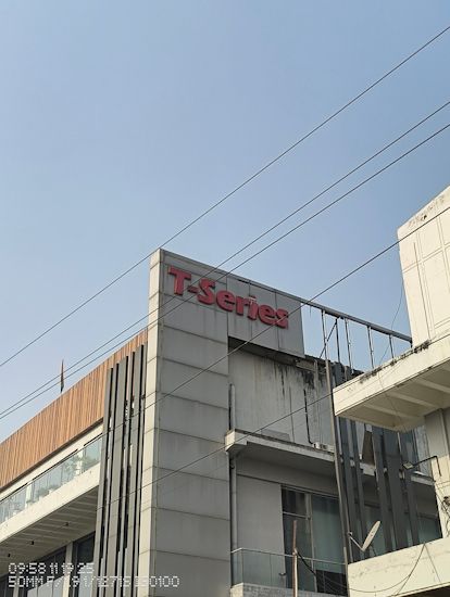 Phone 3a Lite 50mm building shot