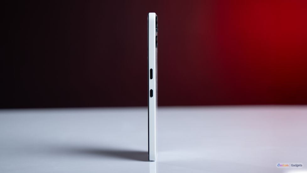 Nothing Phone 3a Lite frame and thickness