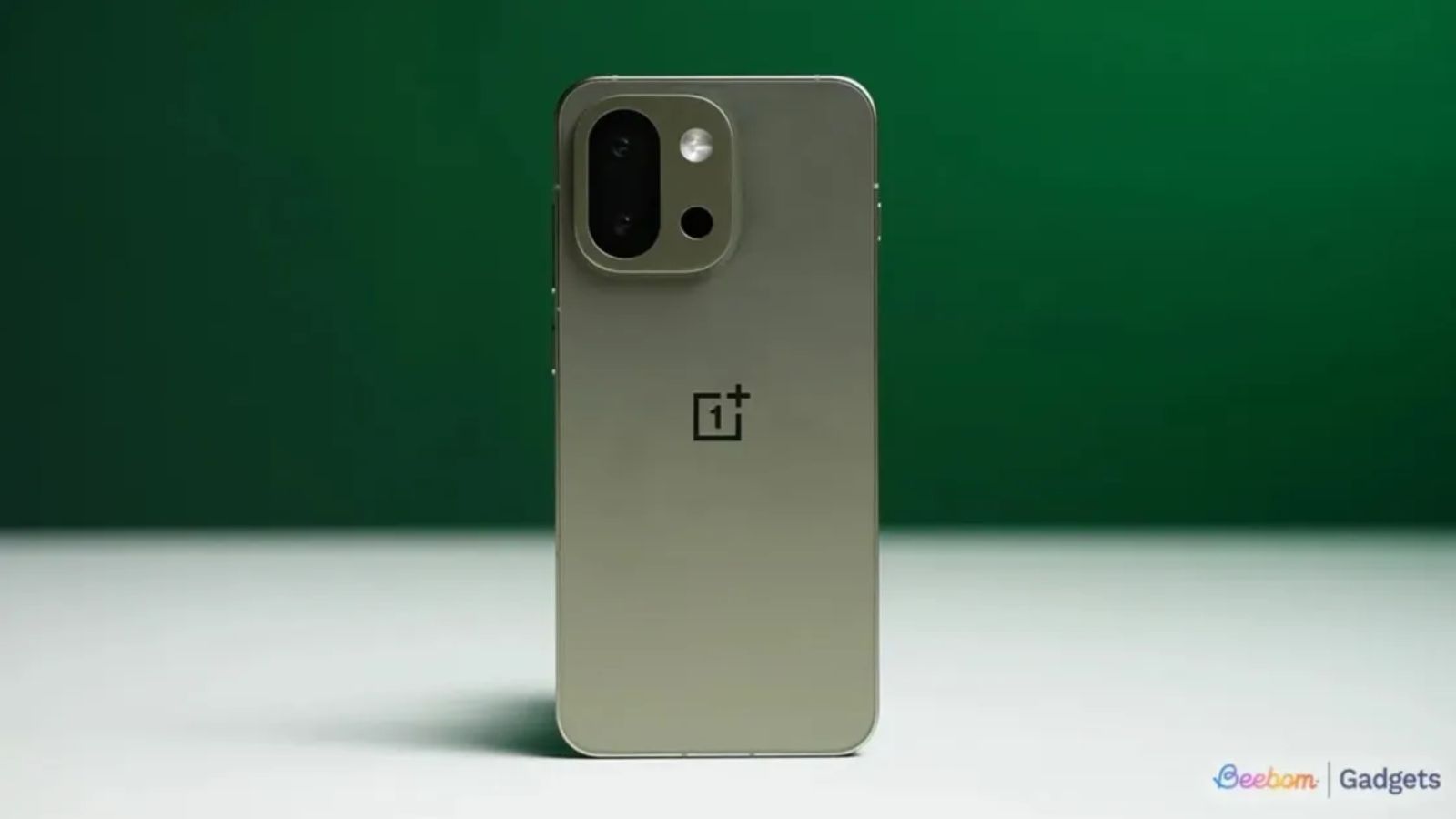 OnePlus 15T Leaked Details Hint at Massive Battery Inside a Compact Body