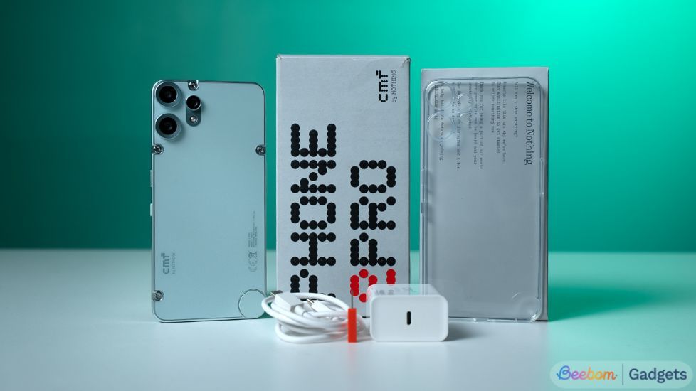 Nothing Phone 2 Pro and box contents