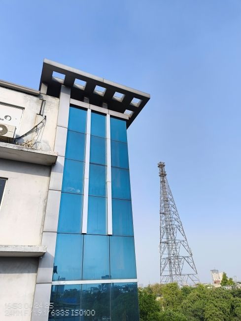 CMF Phone-2 Pro photo of building