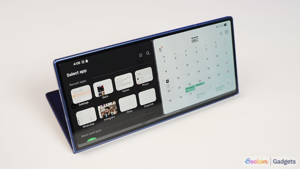 Galaxy Z Fold 7 on the table with mutiple windows on the screen