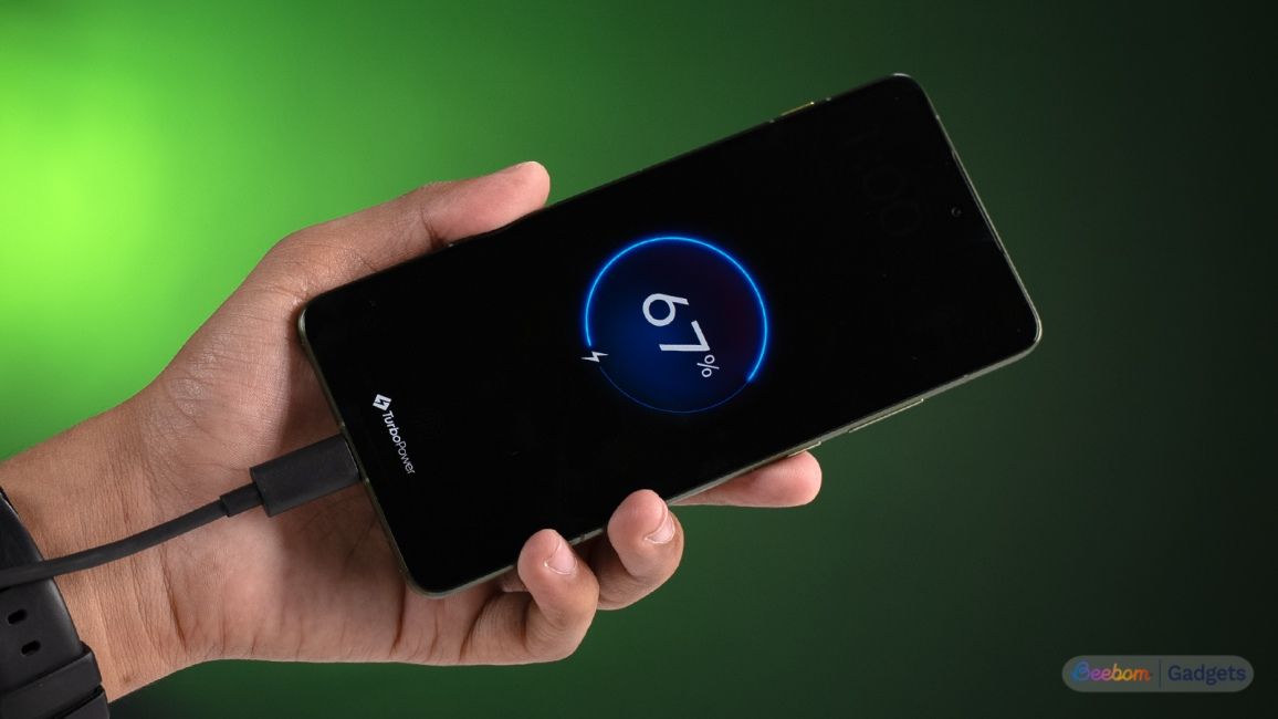 Moto Edge 70 charging 