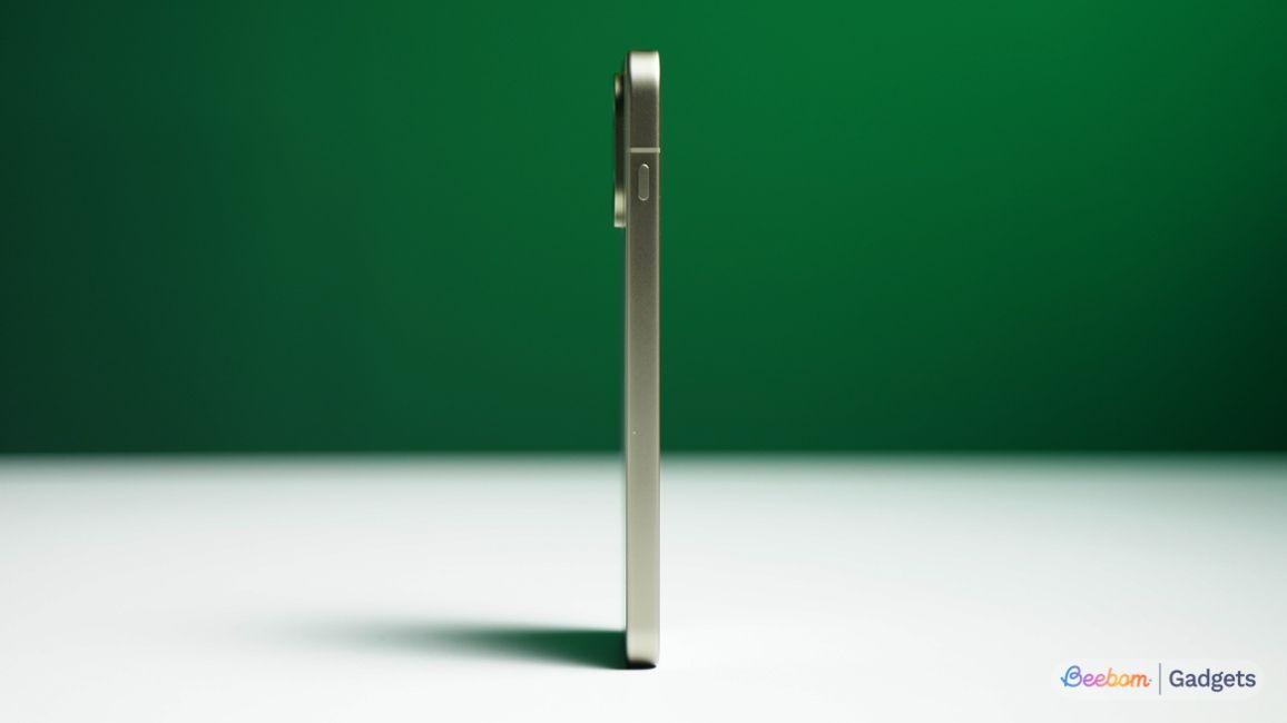 OnePlus 13s design from the right side OnePlus 13s design from the right side