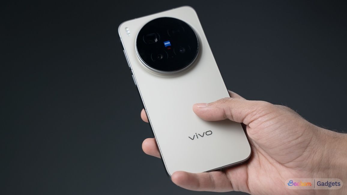 Vivo X300 Pro in hands 2 Vivo X300 Pro in hands 2