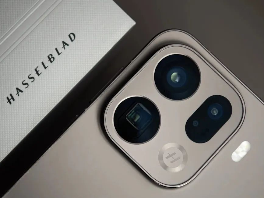 Oppo Find X9 Ultra camera close up