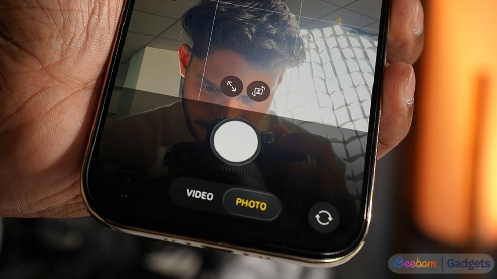 iPhone with the opton to switc to a different front camera aspect ratio