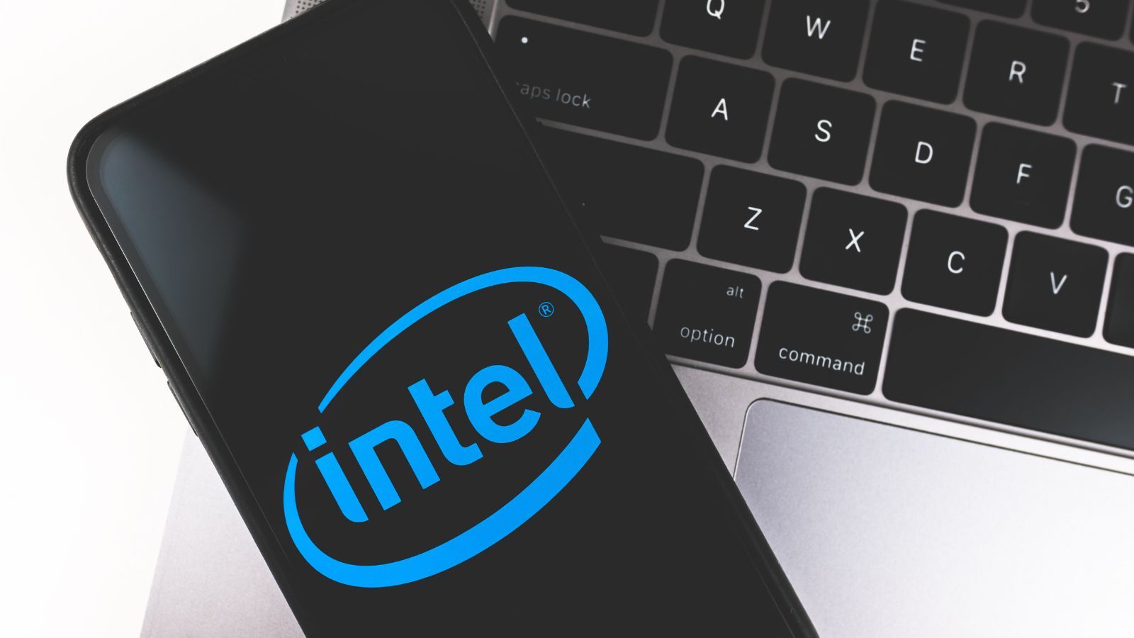 Intel Could Power Future iPhones as Apple Explores New Partnership thumbnail