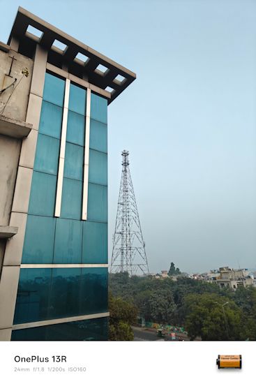 OnePlus 13R 24mm day shot tower OnePlus 13R 24mm day shot tower