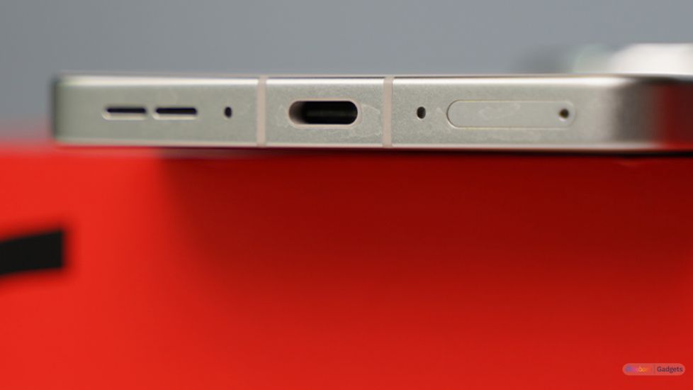 OnePlus 13R speaker and other bottom ports OnePlus 13R speaker and other bottom ports