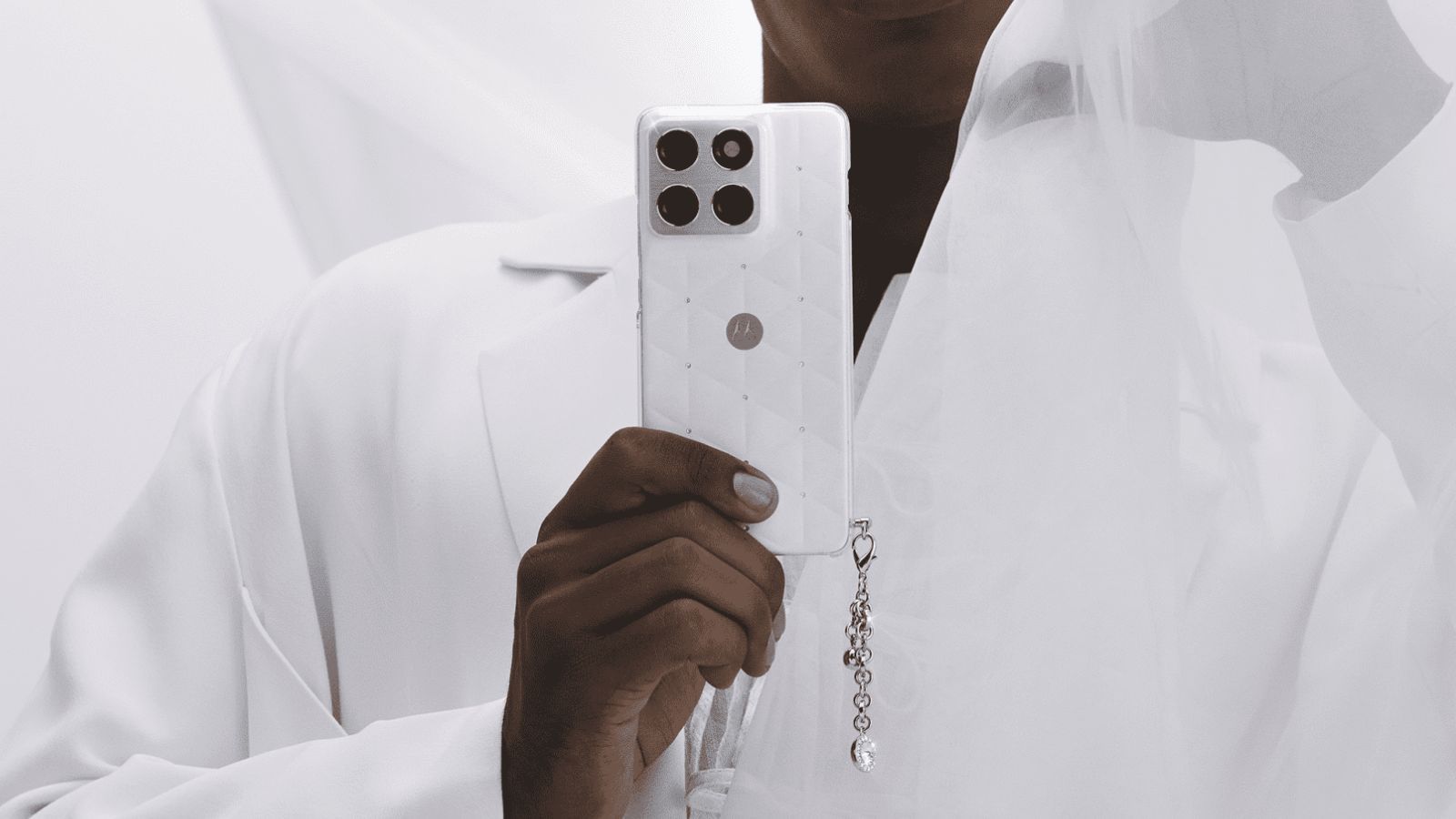 Motorola Edge 70 Swarovski Edition with Swarovski Crystals Announced Motorola Edge 70 Swarovski Edition with Swarovski Crystals Announced