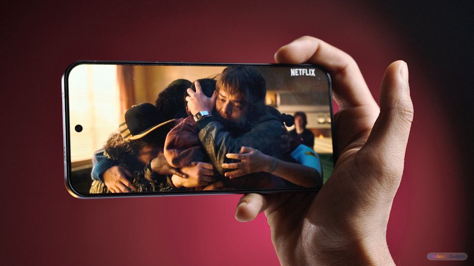 Vivo X300 in hand display showcased