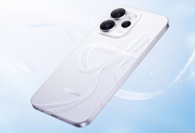 Oppo reno 15 from the back in white colourway Oppo reno 15 from the back in white colourway