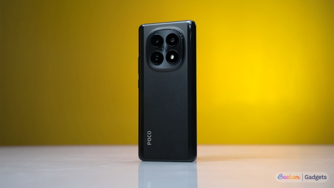 POCO M8 design from the side