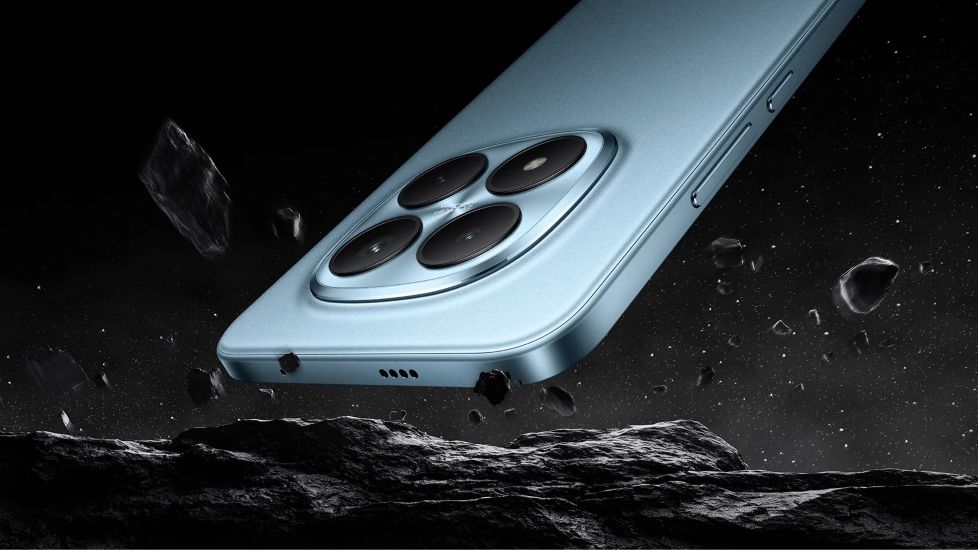 Redmi Note 15 Pro in Blue colourway with water droplets