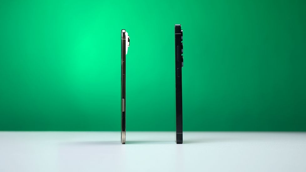 iPhone Air and Samsung Galaxy S25 side by side