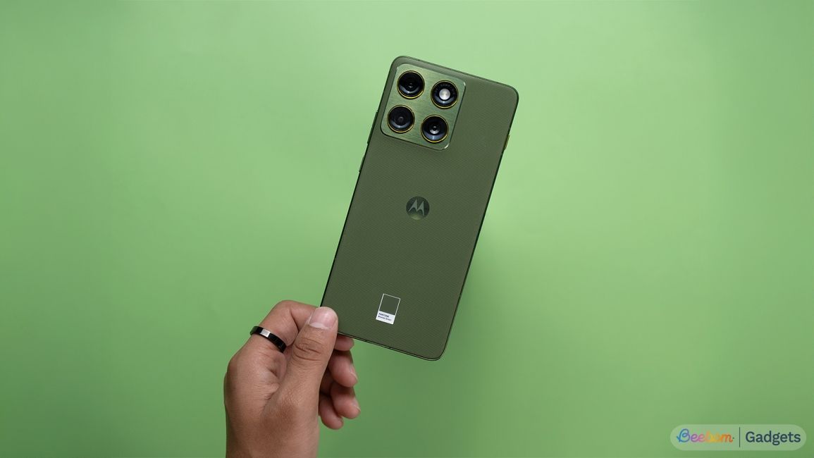 Motorola Edge 70 from the back in green colourway