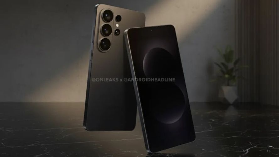 Samsung Galaxy S26 Ultra from the front and back