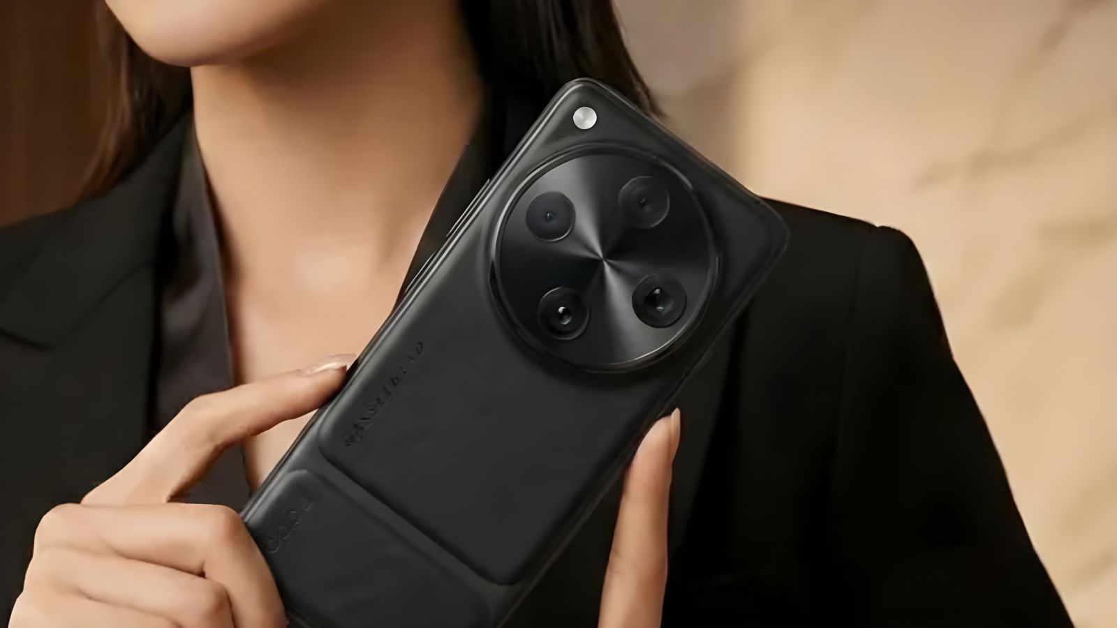 Oppo Find X9 Ultra Renders Reveal Vintage Camera-Inspired Design thumbnail Oppo Find X9 Ultra Renders Reveal Vintage Camera-Inspired Design thumbnail