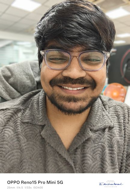 Reno 15 Pro Mini portrait selfie Reno 15 Pro Mini portrait selfie