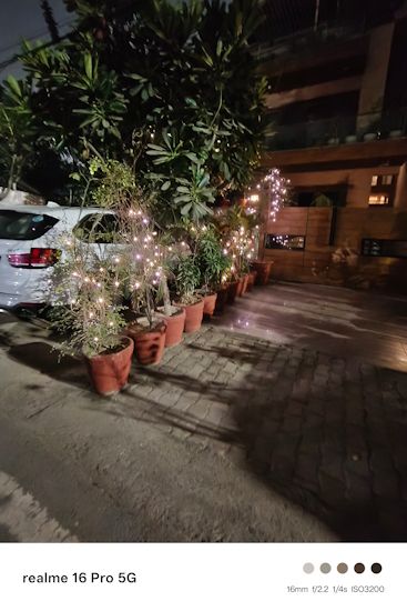Realme 16 Pro 16mm night shot lighting