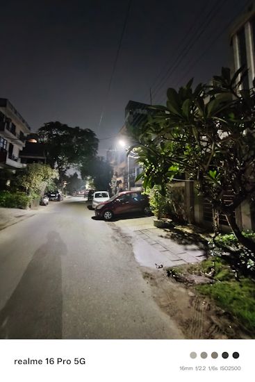 Realme 16 Pro 16mm night shot street