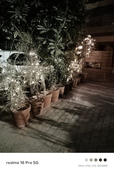 Realme 16 Pro 23mm night shot lighting