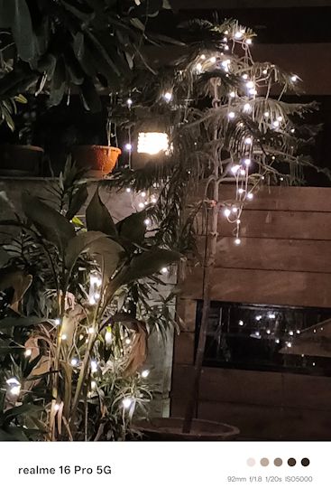 Realme 16 Pro 92mm night shot lighting