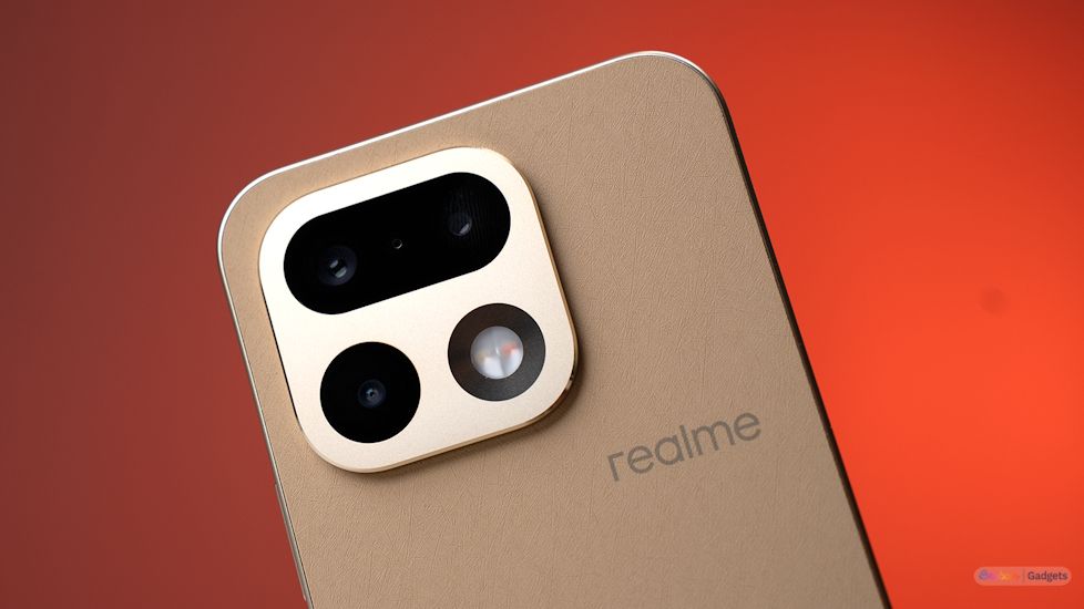 Realme 16 Pro camera module close up
