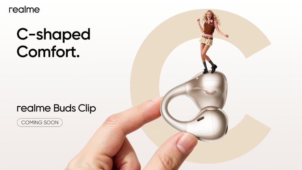 Realme Buds Clip design in hand