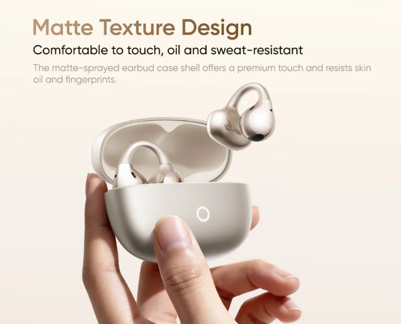 Realme Buds Clips in hand design