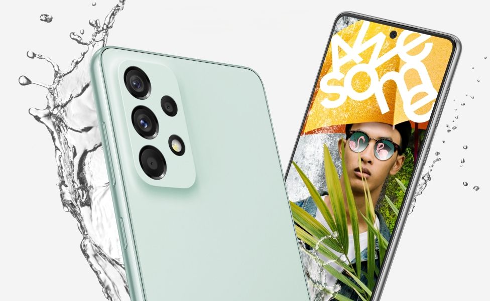 Samsung Galaxy A73 from the front and back Samsung Galaxy A73 from the front and back