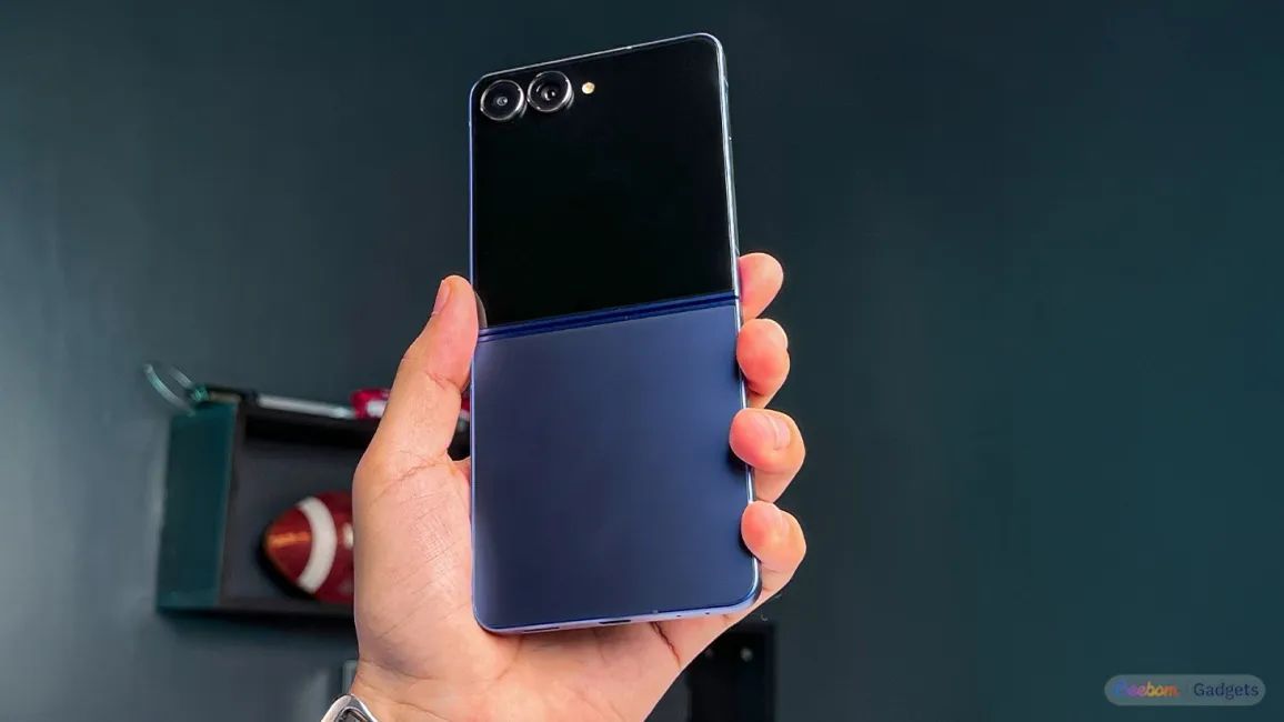 Samsung Galaxy Z Flip 7 from the back unfolded Samsung Galaxy Z Flip 7 from the back unfolded