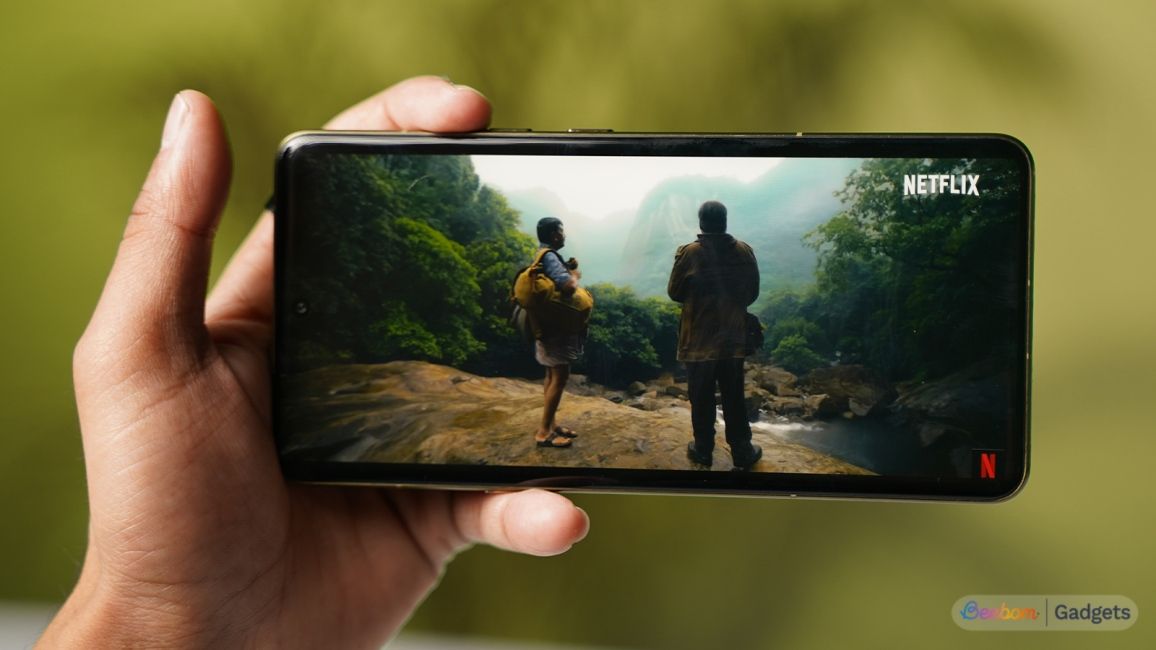 Watching content on Motorola Signature