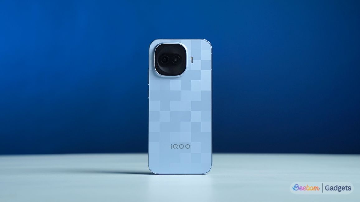 iQOO 15R design showcase from the back 2