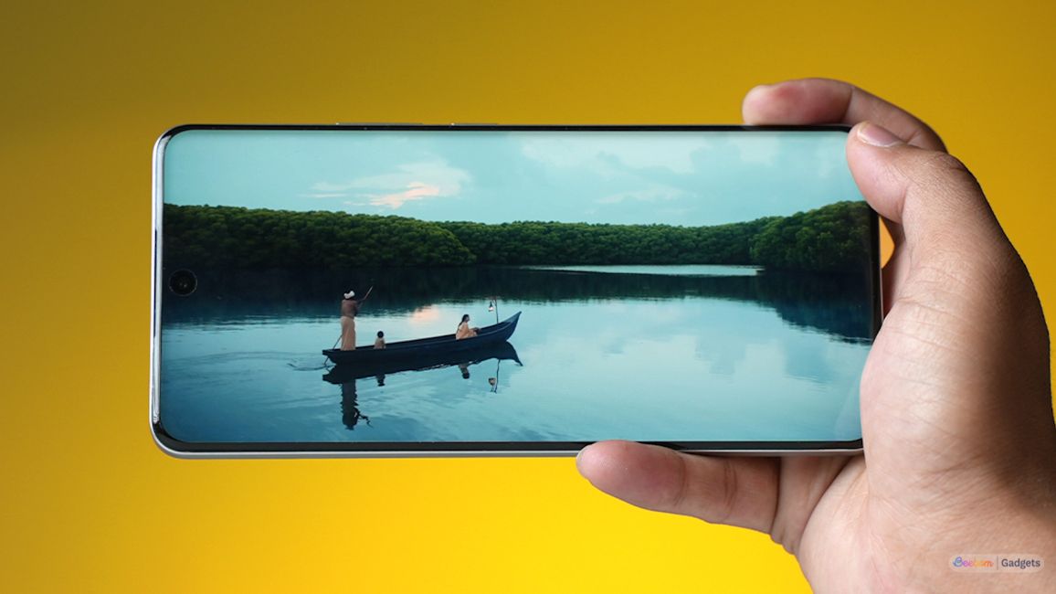 Realme P4 Power display showcased while in hand Realme P4 Power display showcased while in hand