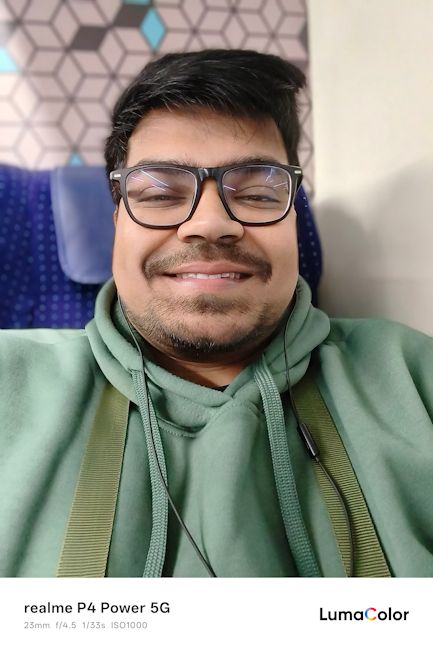 Realme P4 Power indoor selfie Realme P4 Power indoor selfie