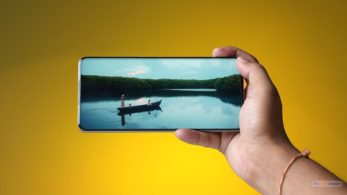 Realme P4 Power watching something Realme P4 Power watching something