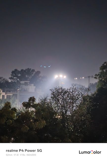 Realme P4 Power 52mm light night shot Realme P4 Power 52mm light night shot