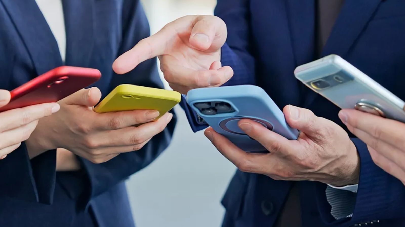 India’s Smartphone Market Grows with an 8% YoY Jump in 2025 thumbnail